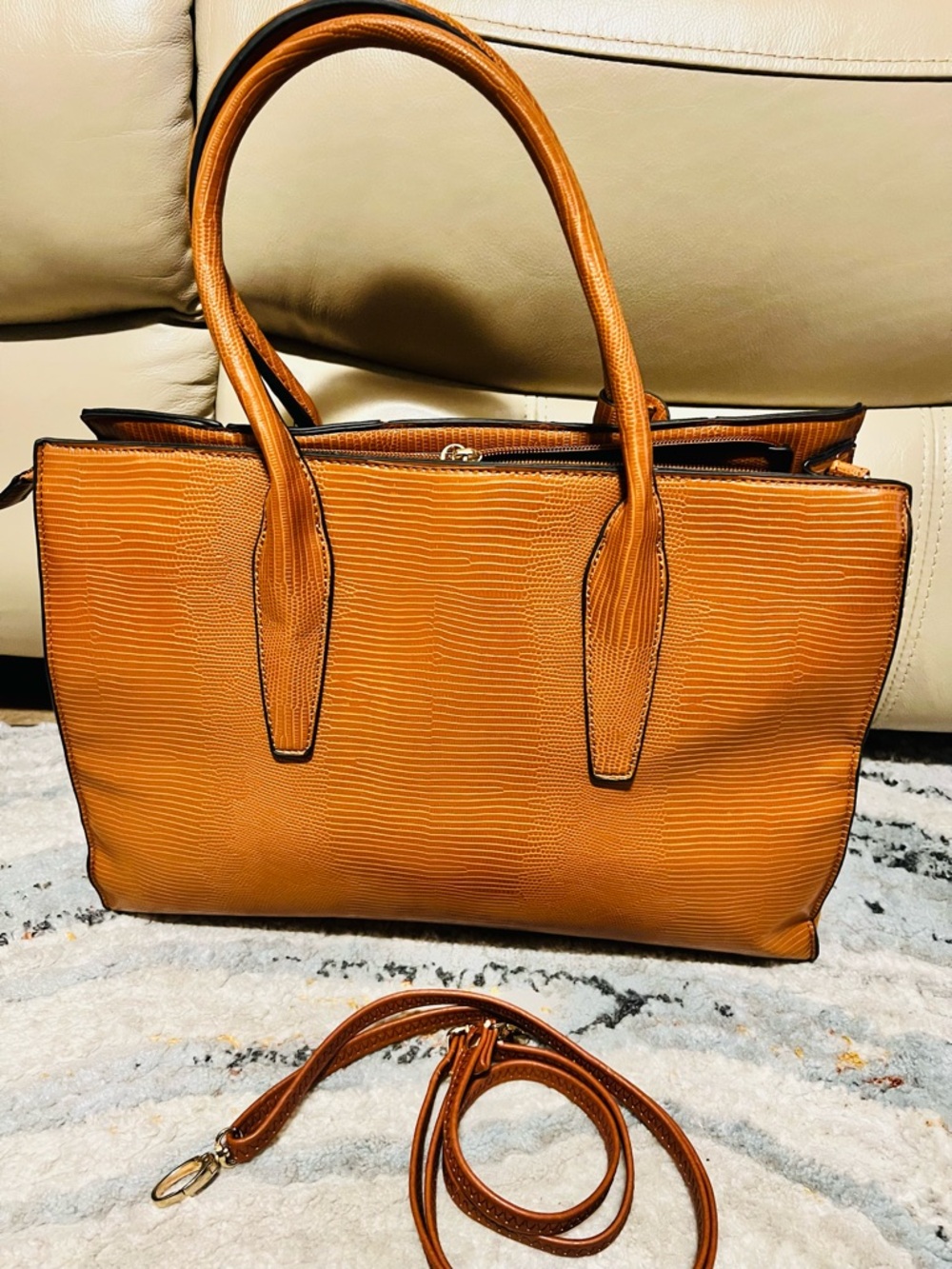 Michael Kors (NOT) Multi-Color Croc-Embossed Leather Tote/Crossbody with Wallet - Picture 2 of 11